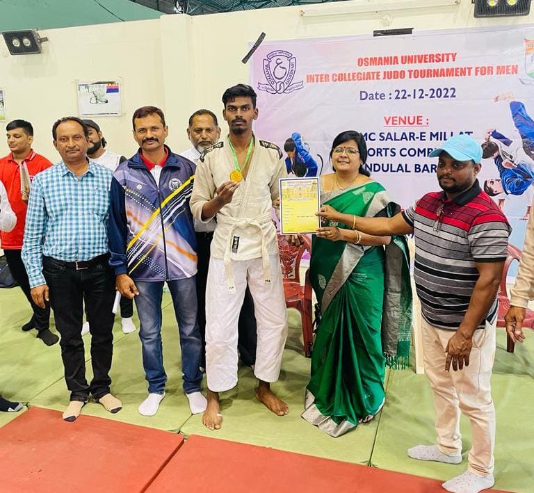 Osmania University- Inter College Judo Tournament for Men held at GHMC Salar- E- Millat, Sports complex on 22-12-2022.
Abdul Hakeem of MJCET won the GOLD 🥇💐 in 73 kgs.