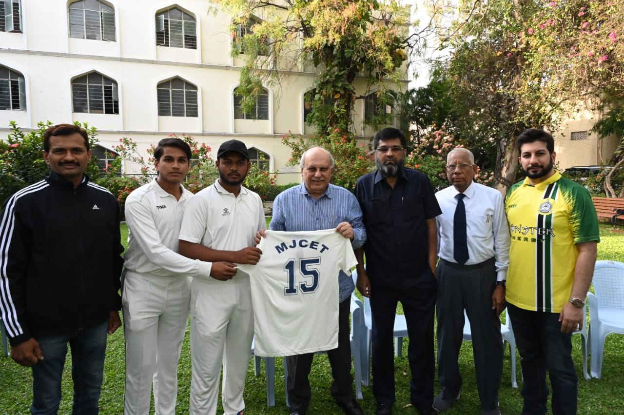 Hon.Secretary SUES Mr. Zafar Javeed & Chairman SDC Mr. Aamer Javeed presenting the cricket kits to the MJCET cricket team.