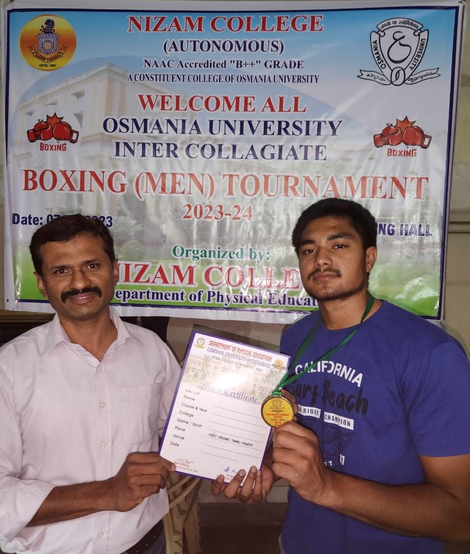Osmania University Inter College Tournament Boxing Championship (M) 2023-24 held at Nizam College, Hyderabad on 07-08 Dec 2023.
Muffakham Jah College of Engineering & Technology Student performed very well and won the Gold medal 🥇 
in Boxing Wt. category -92.
Mohammed Abdullah (Civil 1st year)
💐