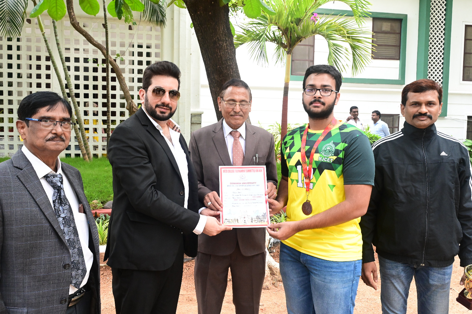 Sports Development Committee Chairman Aamer Javeed felicitating the MJCET Table-Tennis team for winning Bronze (3rd place) in Osmania University Inter College Tournament 2024-25.