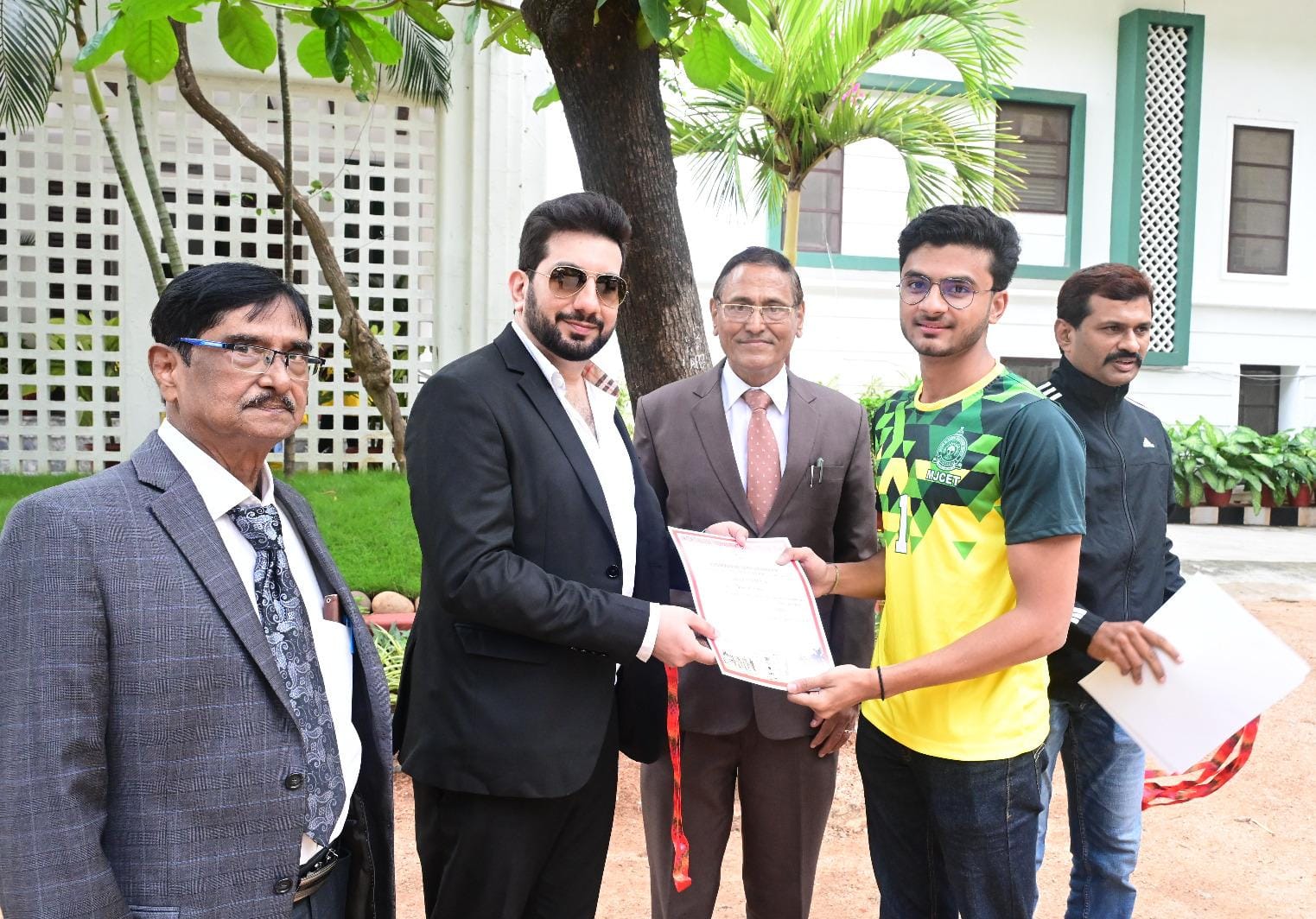 Sports Development Committee Chairman Aamer Javeed felicitating the MJCET Table-Tennis team for winning Bronze (3rd place) in Osmania University Inter College Tournament 2024-25.