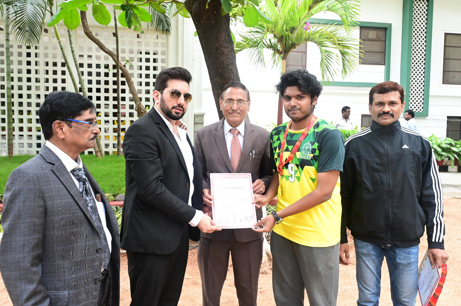 Sports Development Committee Chairman Aamer Javeed felicitating the MJCET Table-Tennis team for winning Bronze (3rd place) in Osmania University Inter College Tournament 2024-25.