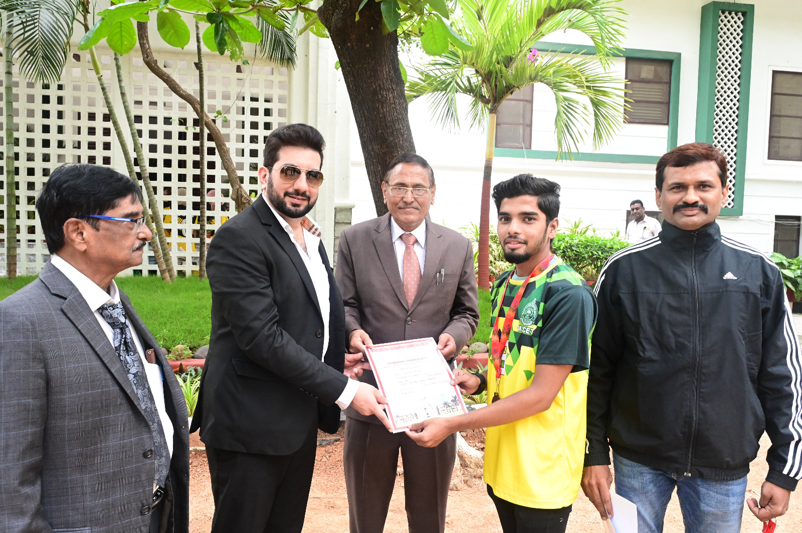 Sports Development Committee Chairman Aamer Javeed felicitating the MJCET Table-Tennis team for winning Bronze (3rd place) in Osmania University Inter College Tournament 2024-25.